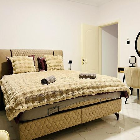 Premium Apartment 90M2 Szaloniki Kültér fotó